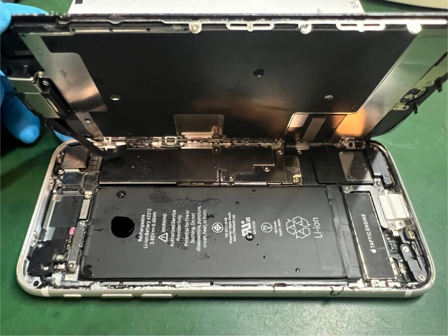 iPhone SE(第2世代)をお湯に落としてしまって起動しなくなってしまったとのご相談をいただきました！