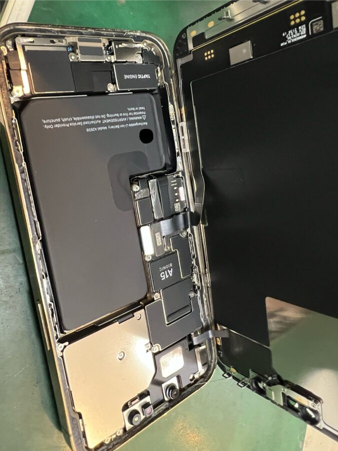 iPhone 13 Proのバッテリーが劣化しているので交換したいとのことでご相談をいただきました！