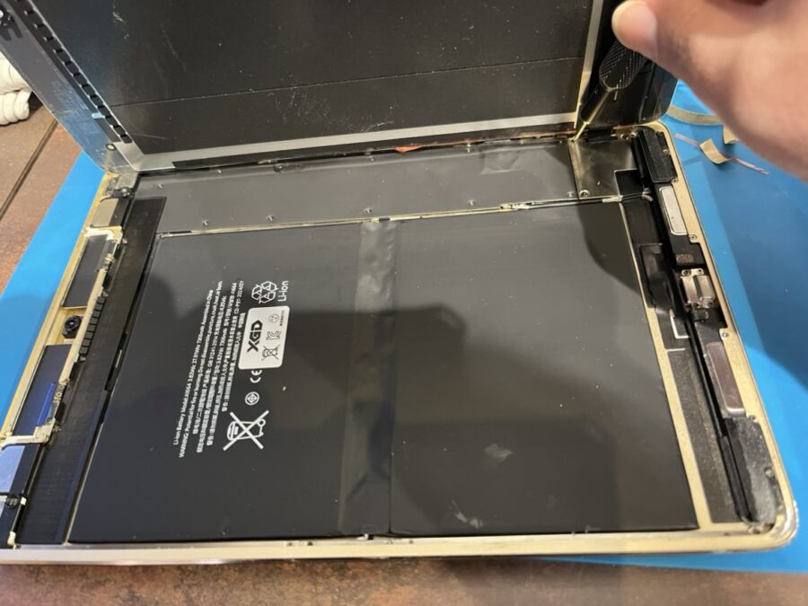 電池減りが激しい！？iPad Pro 9.7インチのバッテリー修理ならデータそのまま、即日修理のスマホ修理工房！