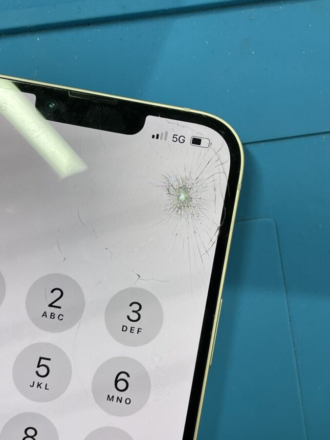iPhone12pro(アイフォン12プロ)の画面交換は、データそのまま・即日修理対応の「スマホ修理工房　池袋P'パルコ本