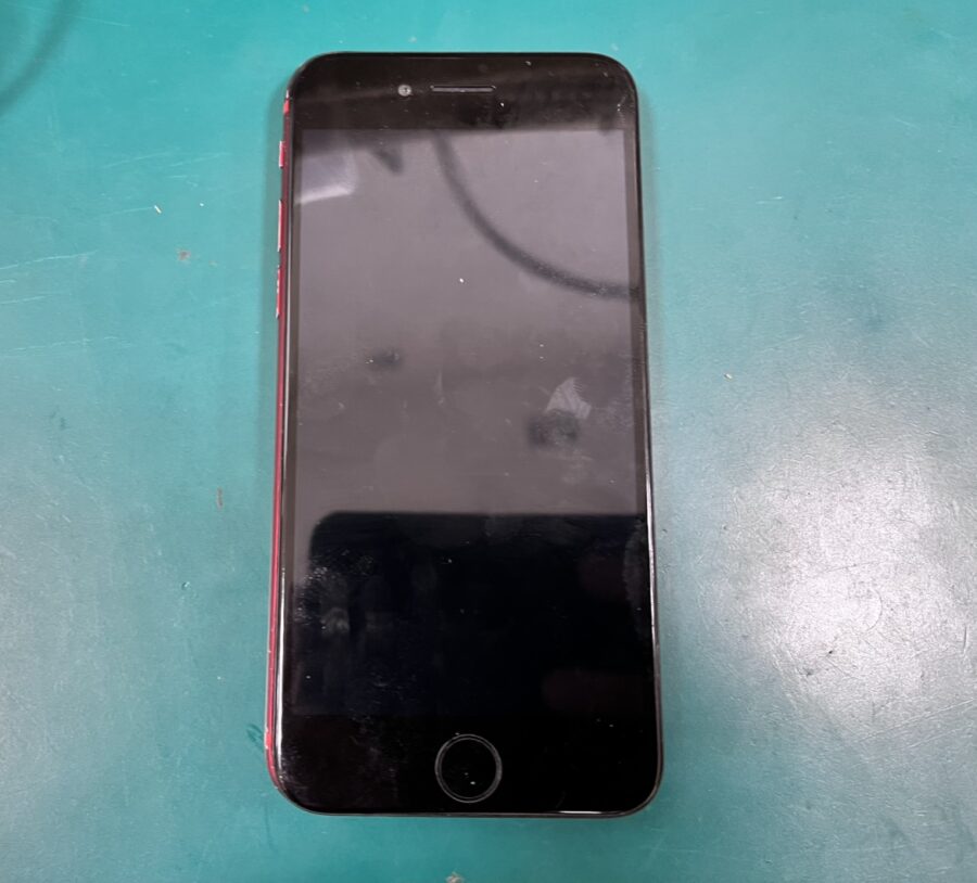 iPhone SE2(アイフォン) 充電不良もお手の物です！