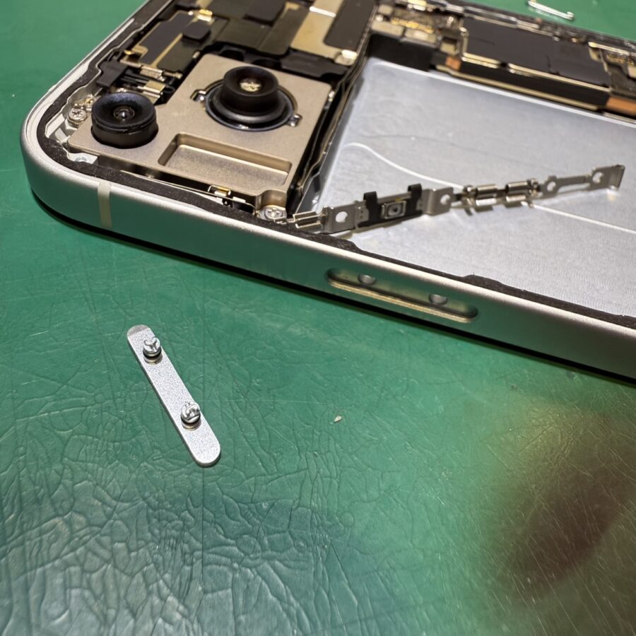 iPhone14のスリープボタンが効かない！渋谷でiPhoneを修理するなら「スマホ修理工房 渋谷店」へお任せください✨