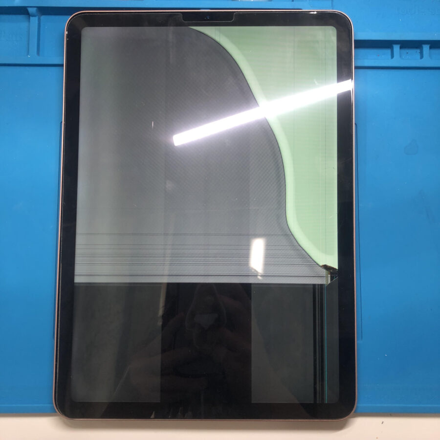 iPad Air 第4世代の画面割れ・液晶破損修理は、【スマホ修理工房 池袋P'パルコ本店】にご相談ください！