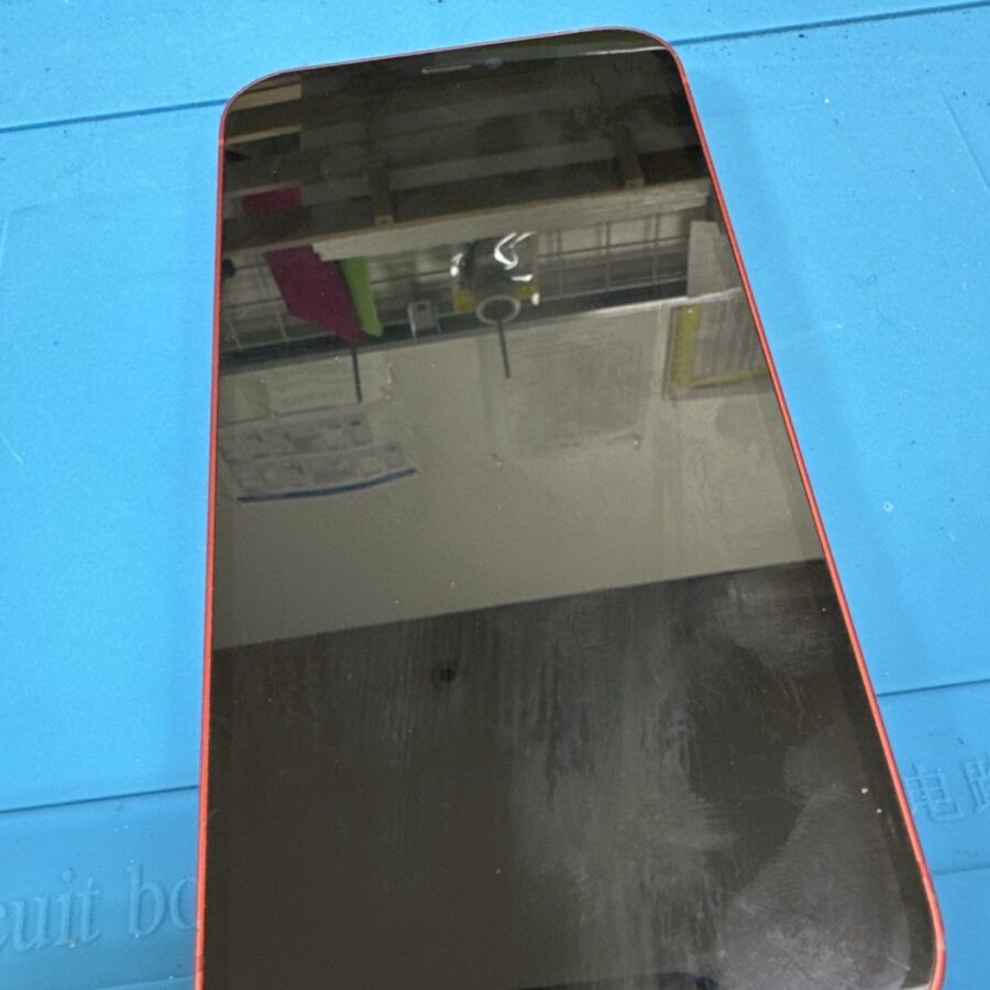iPhone 12（アイフォン）画面が映らないのも直ります！