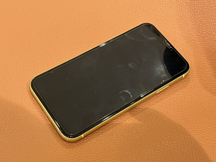画面が映らなくなってしまったiPhone11(アイフォン)のフロントパネル交換修理を行いました