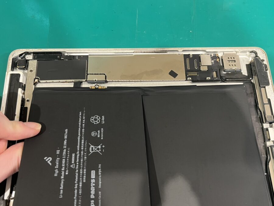 新宿エリアでiPad第6世代(アイパッド)のバッテリーを安く交換するなら「スマホ修理工房 新宿PePe店」へ✨【西武新宿PePe