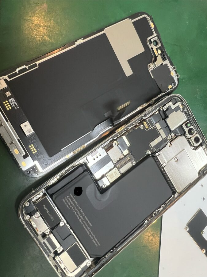 iPhone 14 Proのバッテリー最大容量が80%以下なので交換したいとのご相談をいただきました！アイフォンでお困りの際は【
