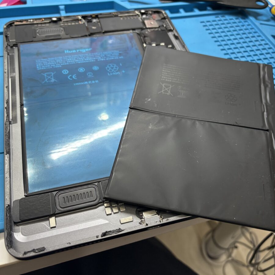 iPad Air 第4世代のバッテリー交換は、データそのまま、即日対応の【スマホ修理工房 池袋P'パルコ本店】にお任せください！