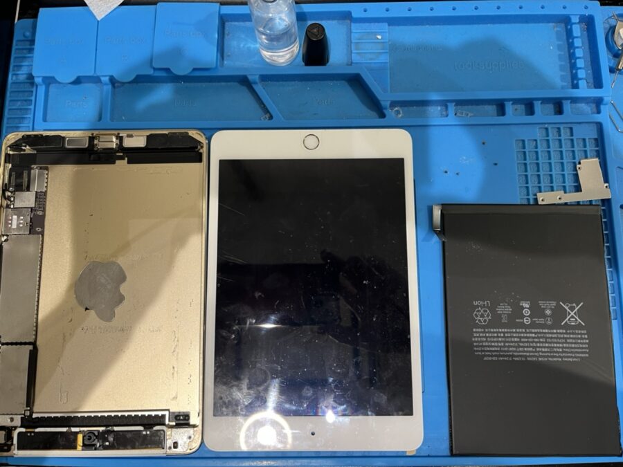 iPad バッテリー交換ラッシュ！ iPad mini (アイパッドミニ) 第4世代のバッテリー交換は　スマホ修理工房渋谷店へ！