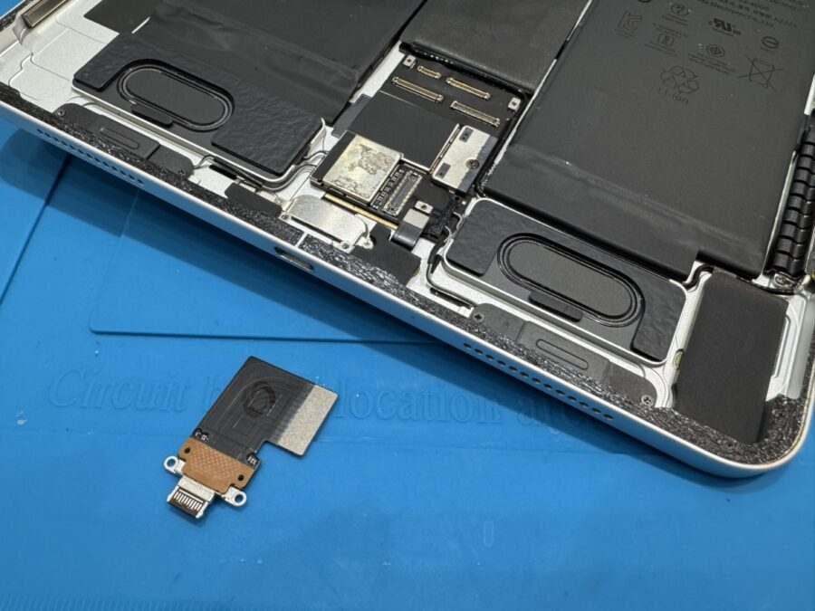 最短即日対応が嬉しい♪iPadPro11 第2世代の充電口修理なら「スマホ修理工房　池袋P'パルコ本店」にお越しください！