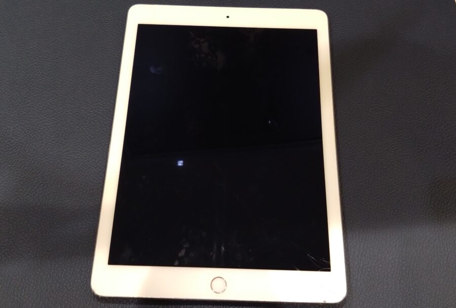 タッチガラスがひび割れているiPadAir2（アイパッド）修理を行いました【スマホ修理工房仙台PARCO2店】