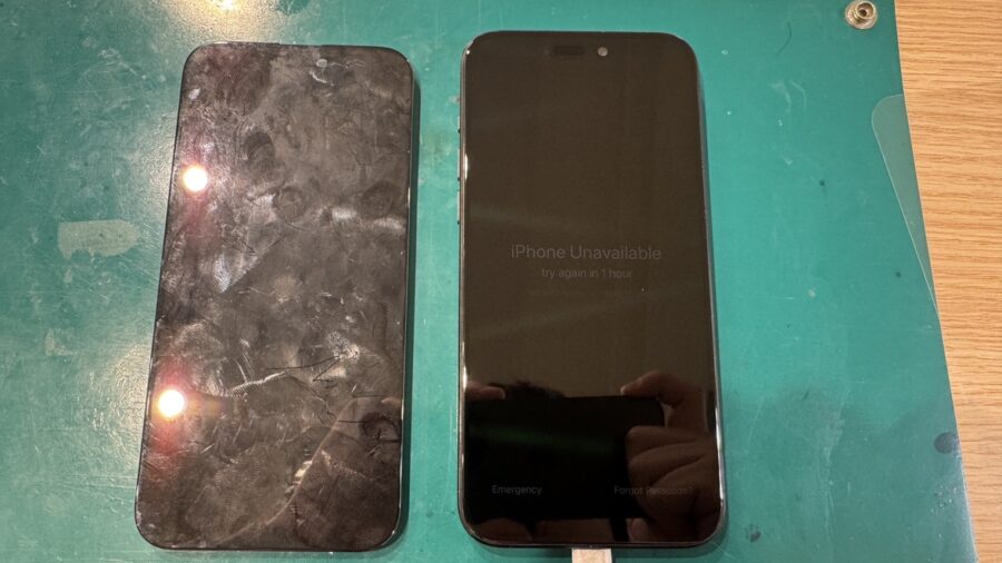 画面が壊れたiPhone15ProMax（アイフォン）の即日修理も！【スマホ修理工房新宿PePe店】へどうぞ！