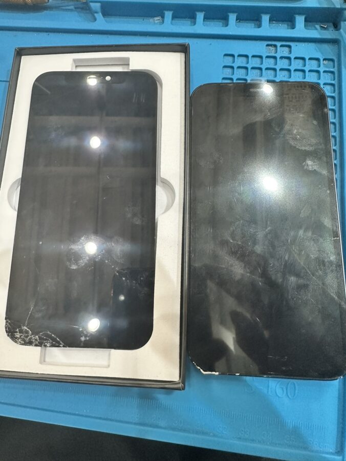 【最短即日対応♪】iPhone12(アイフォン12) の画面交換なら「スマホ修理工房　池袋P'パルコ本店」にお任せください！