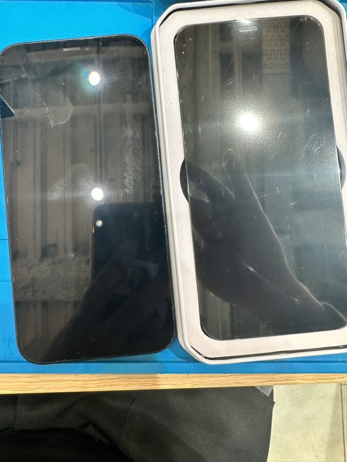【最短即日対応♪】iPhone12の画面交換なら「スマホ修理工房　池袋P'パルコ本店」にお任せください！