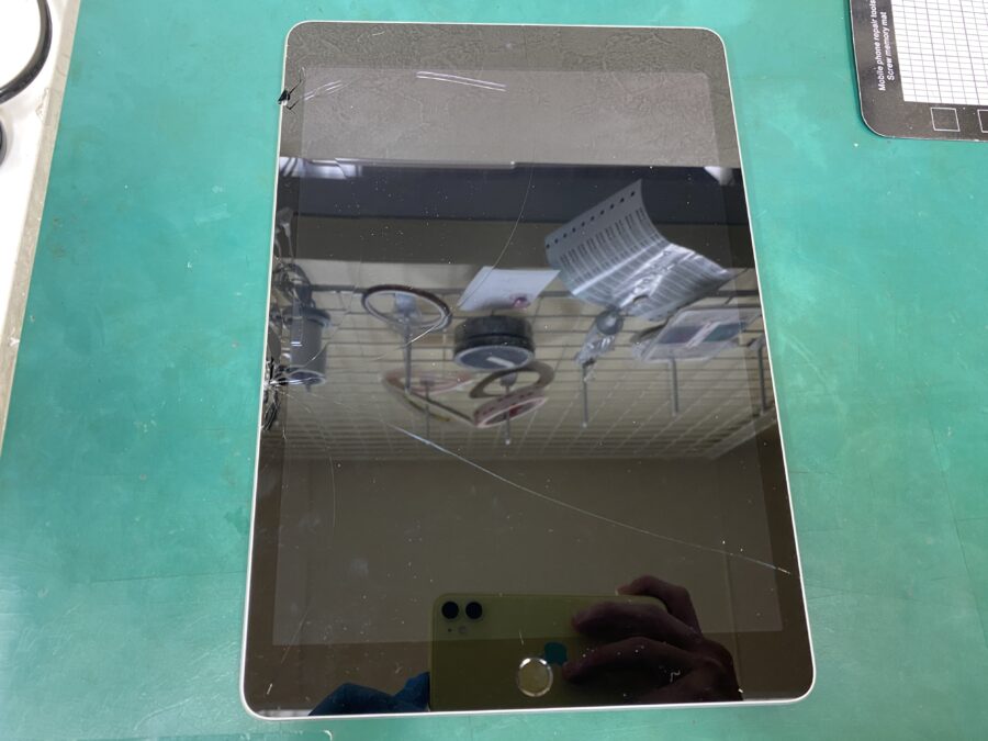 江東区西大島、亀戸近くのスマホ修理店！iPad 第9世代(アイパッド) ガラスが割れてしまった。