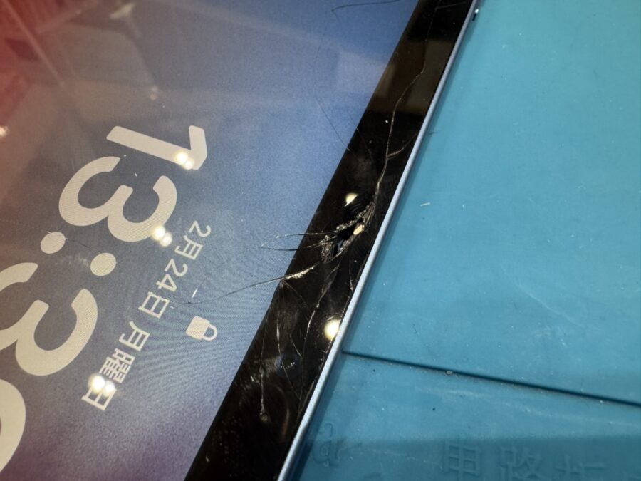 画面が割れてしまっても大丈夫！?iPad10のガラス交換は、【スマホ修理工房　池袋P'パルコ本店】にお任せください！