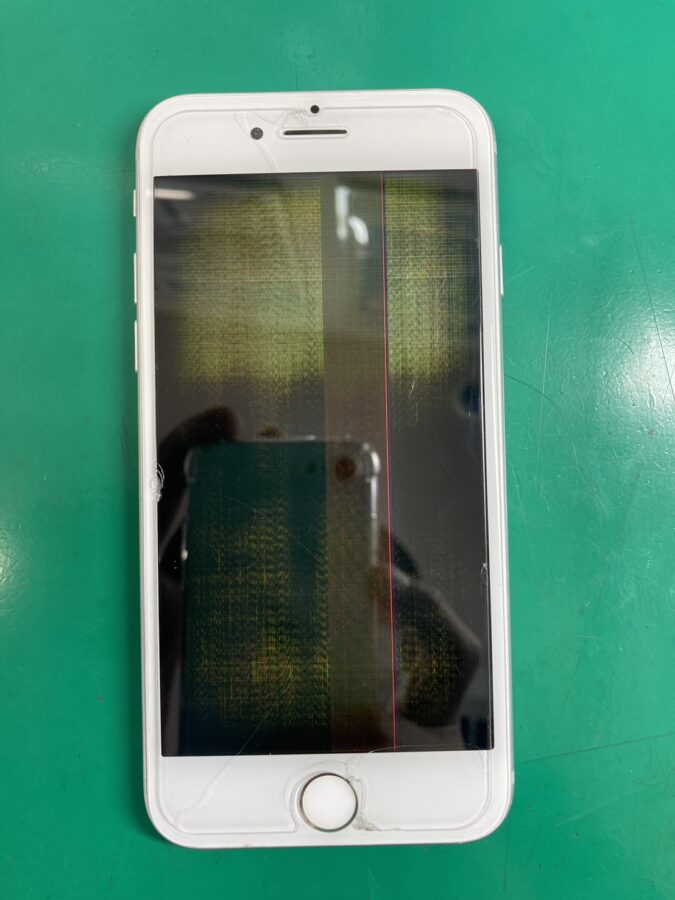 まだまだ現役です！！iPhone8(アイフォン)画面交換【スマホ修理工房大井町店】