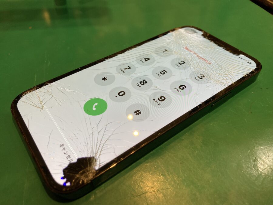 iPhone 12 Pro（アイフォーン）の画面が割れてしまった...即日修理可能です！【スマホ修理工房ミーツ国分寺店】
