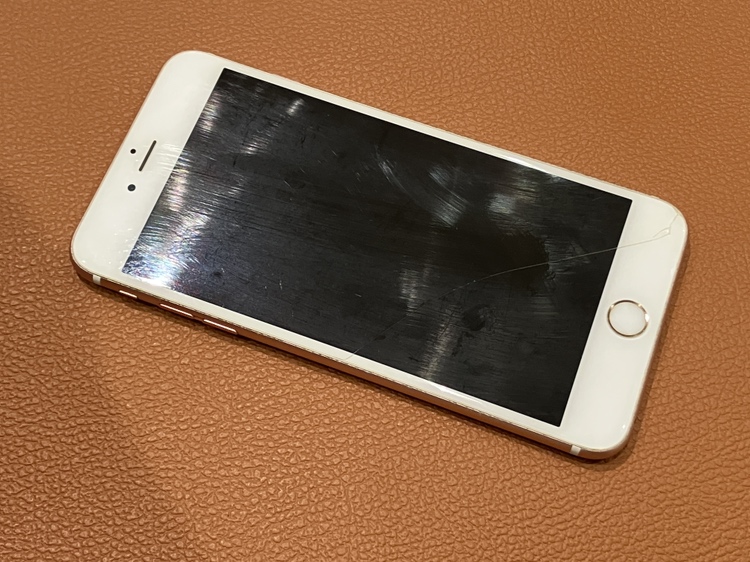 画面にヒビが入ってしまったiPhone6sPlus（アイフォン）修理を行いました【スマホ修理工房仙台PARCO2店】