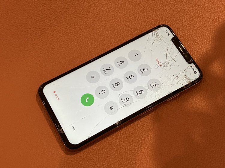 画面が割れてしまったiPhone11（アイフォン）修理を行いました【スマホ修理工房PARCO2店】
