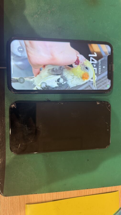 画面が割れてしまったiPhoneXR(アイフォン）即日修理も【スマホ修理工房新宿PePe店】へ！