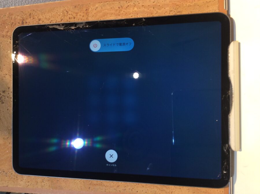 Apple iPadPro11第一世代 (アップル アイパッドプロ11インチ 2018年モデル)落としてしまい画面割れ