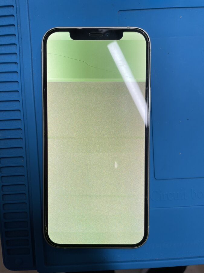iPhone13 (アイフォン13) の画面交換は、「スマホ修理工房　池袋P'パルコ本店」にお任せください！
