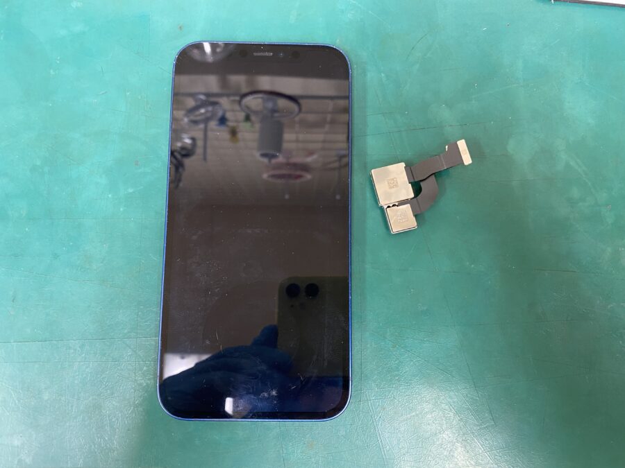 江東区西大島、亀戸近くのスマホ修理店！iPhone12(アイフォン)カメラのピントが合わない。。
