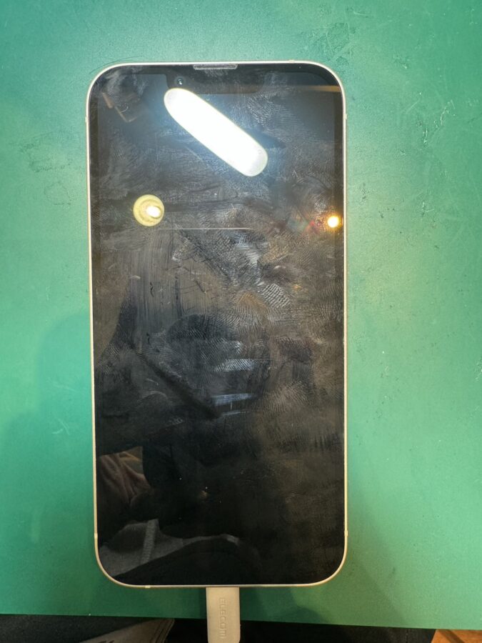 急に点かなくなって...iPhone14のバッテリー交換修理【スマホ修理工房荻窪タウンセブン店】