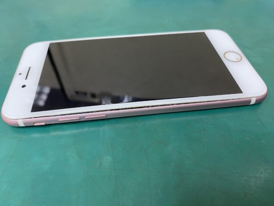 江東区西大島、亀戸近くのスマホ修理店！iPhone7(アイフォン)バッテリー膨張。