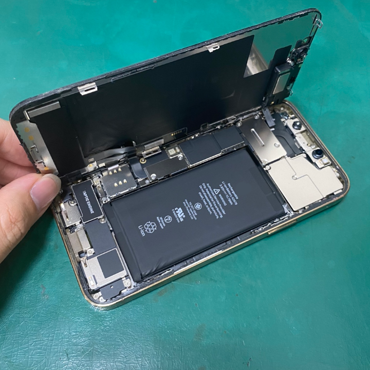 iPhone12はそろそろ修理の時期かも？iPhone12　画面交換【スマホ修理工房ココリア多摩センター店】