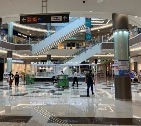 { 入店してまっすぐ進んでいくとインフォメーションがあります。 }