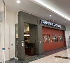 { さらにまっすぐ進むと左側にスターバックスコーヒーがあります。 }