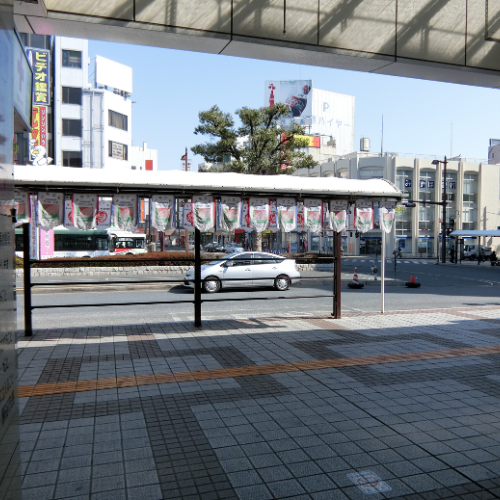 { 熊谷駅北口を出ます }