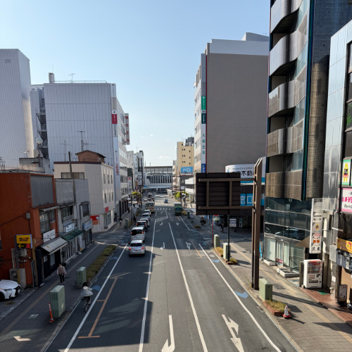 { 国道17号より筑波交差点を熊谷駅北口方面に曲がります。 }