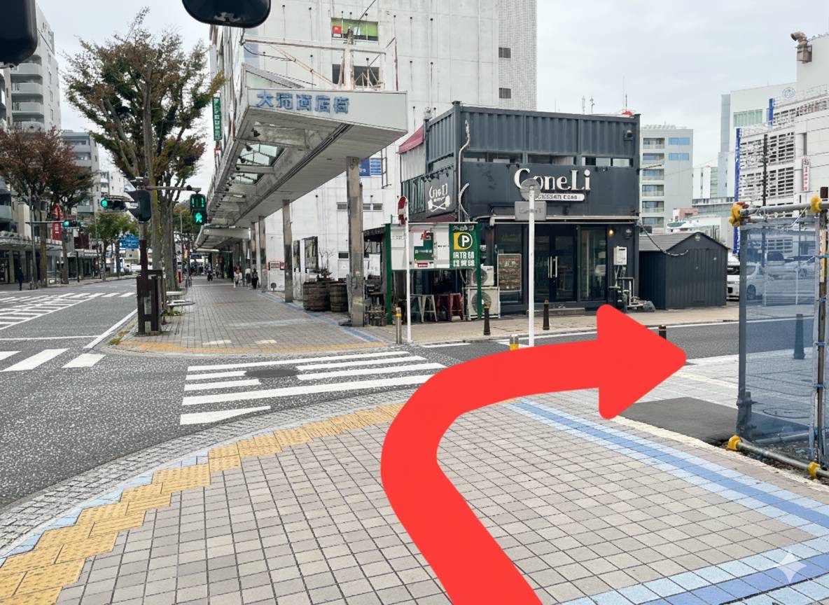 { 右角にピザ屋さんが見えたら右へ曲がります。 }