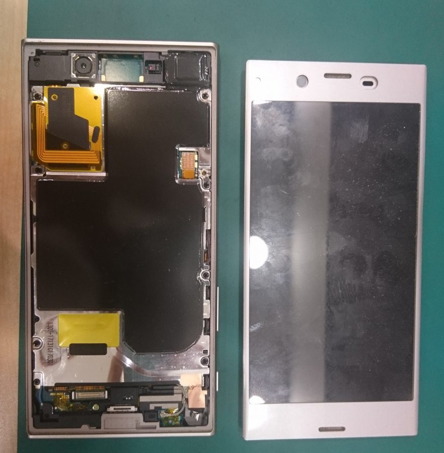 意外と危ないバッテリー膨張！！XperiaXZS　【スマホ修理工房テラスモール湘南店】