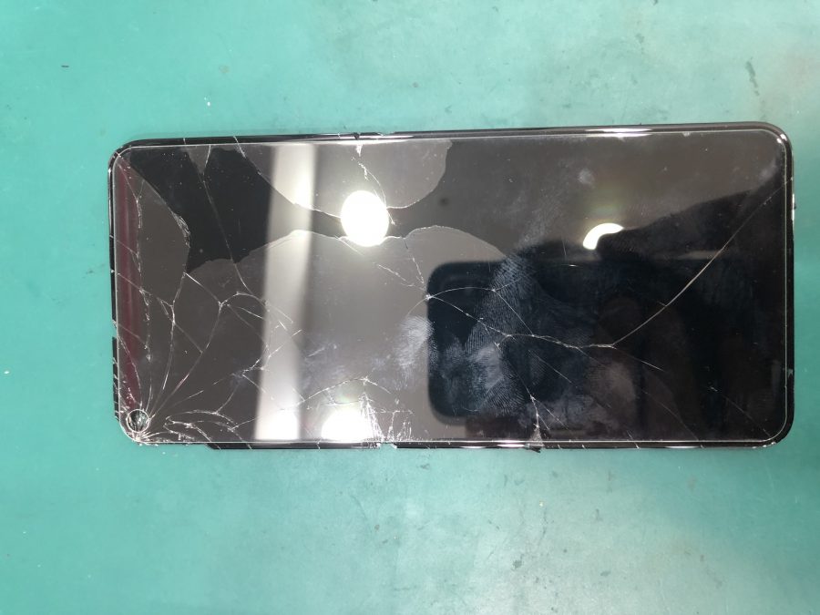 【画面が割れたら、もう機種変？？】HUAWEI Nova 5T 画面が割れても修理すればまだまだ使える！