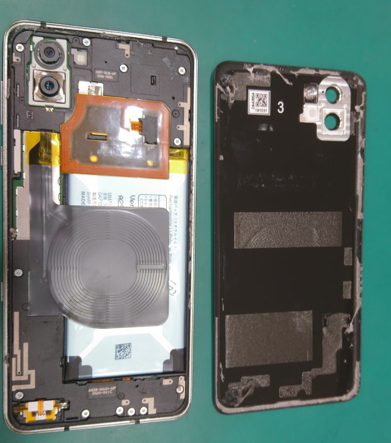 【バッテリー交換】AQUOS R2(アクオスR2)急に減りが早くて困る！【スマホ修理工房 テラスモール湘南店】