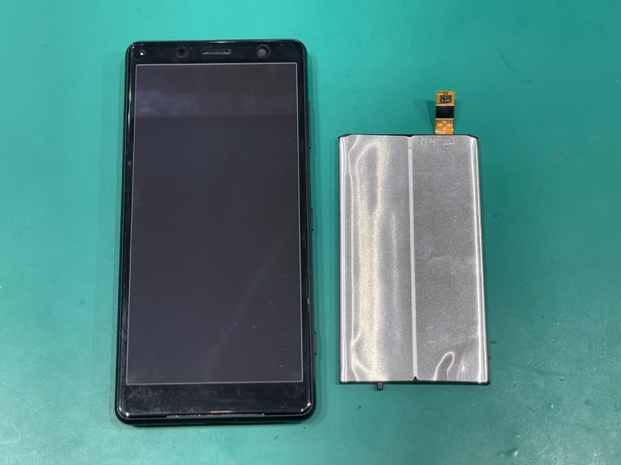 松本市里山辺のお客様よりXperia(エクスペリア) XZ2Compact（SO-05K）のバッテリーの持ちが悪い…とお持ち込み