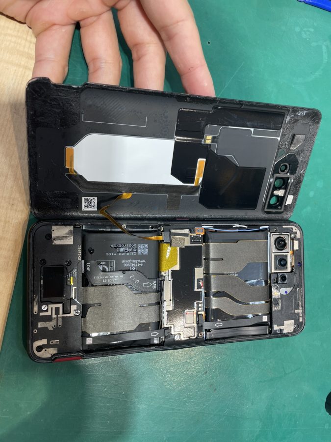 ROGphone5（アールオージーフォン5）（ZS673KS）の水没修理【スマホ修理工房ココリア多摩センター店】