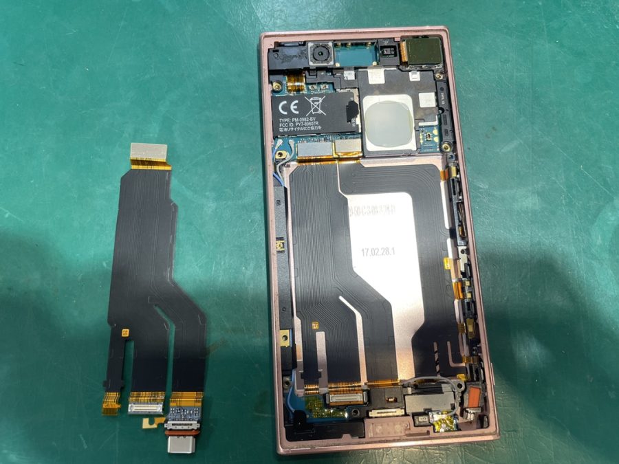 Xperia XZ1（エクスペリアエックスゼットワン）の充電コネクタ交換！【スマホ修理工房ココリア多摩センター店】