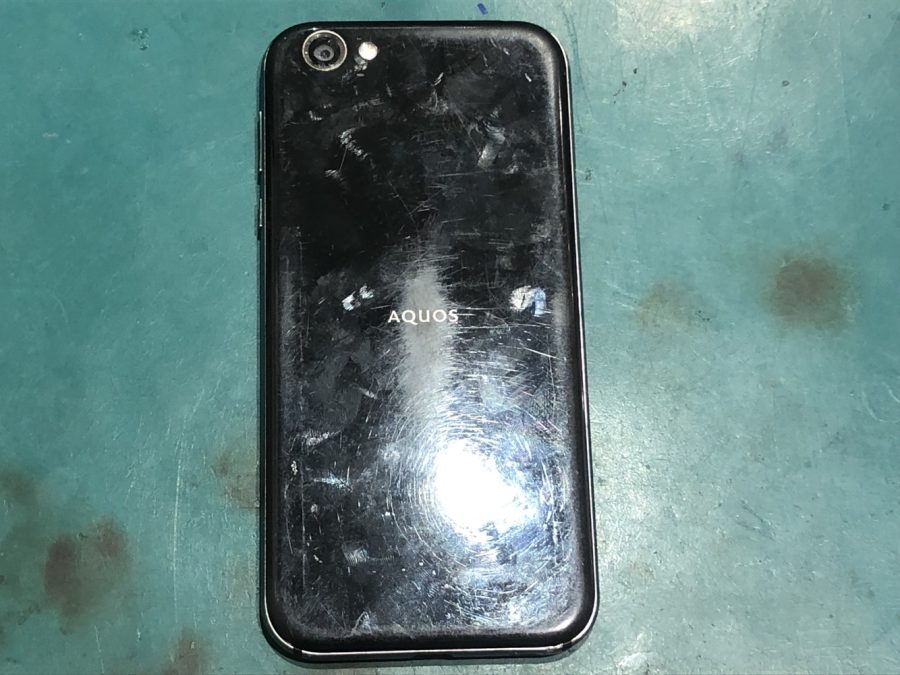 AQUOS（アクオス）R（SH-03J）のバッテリーが膨らんできた？！そんな時はスマホ修理工房イオンモール松本店にお任せください