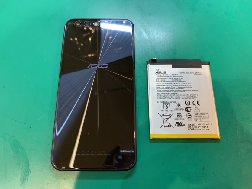 Zenfone 4(ゼンフォン)のバッテリー交換ならスマホ修理工房新宿PePe店にお任せください！
