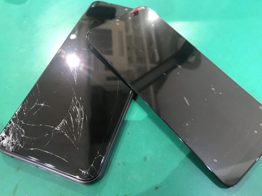 ポケットから落ちて画面にたくさんのヒビが！moto g50 5G(モトローラ)の液晶交換を行いました！