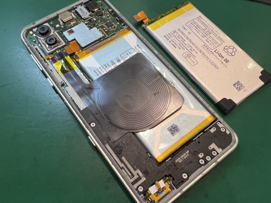 電池の減りが早いAQUOS R3（アクオス）バッテリー交換ならスマホ修理工房水戸オーパ店にお任せください！！！