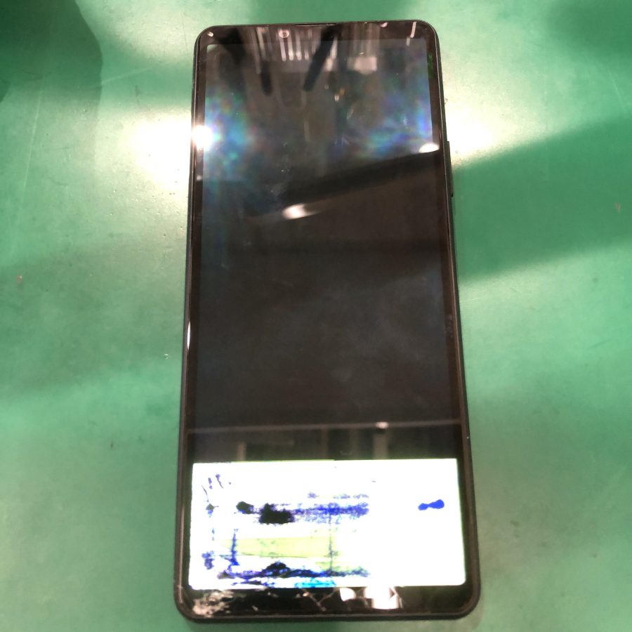Xperia 10 Ⅲ（SO-52B/SOG04/A102SO/XQ-BT52）の液晶破損！即日修理！