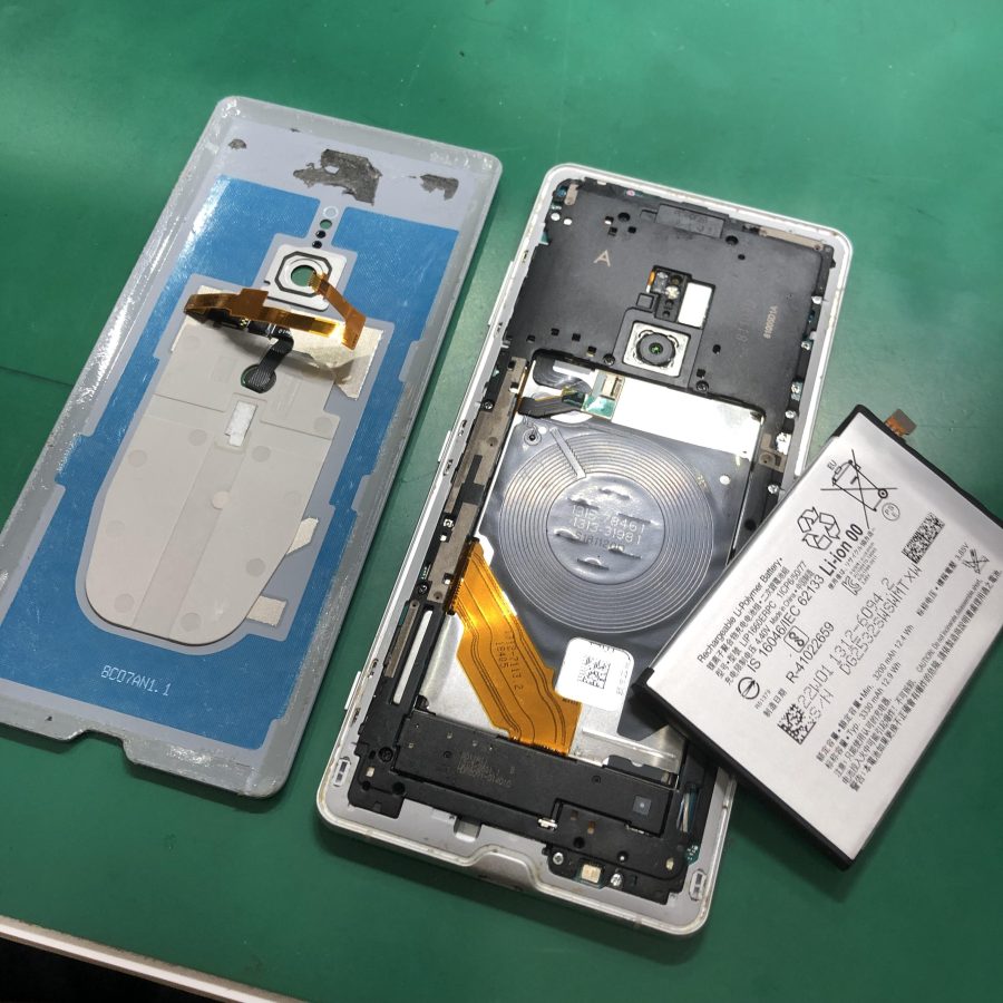 SONY Xperia XZ3（SO-01L/SOV39/801SO）のバッテリー交換！即日修理！