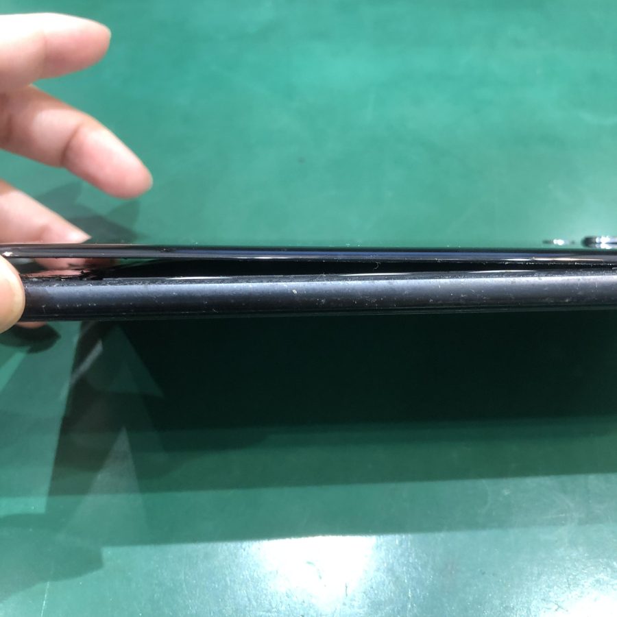 HAUWEI（ファーウェイ）P20Proのバッテリー膨張は、「スマホ修理工房　池袋P'パルコ本店」にお任せ下さい！