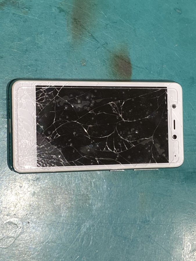 画面が割れてしまったRakuten mini(楽天ミニ)の修理も当店にお任せください！【スマホ修理工房イオンモール松本店】